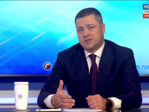 Михаил Ведерников поручил проработать улучшение транспортного сообщения для жителей Себежского района