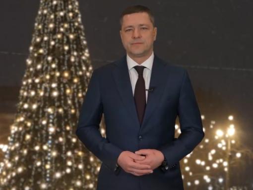 Михаил Ведерников поздравил псковичей с Новым годом