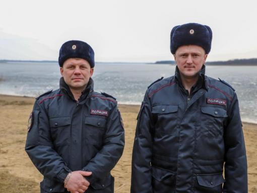 Невельские полицейские выдвинуты на «Народное признание» за спасение тонущего рыбака