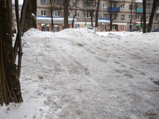 Врач назвал правила первой медицинской помощи при падении во время гололёда
