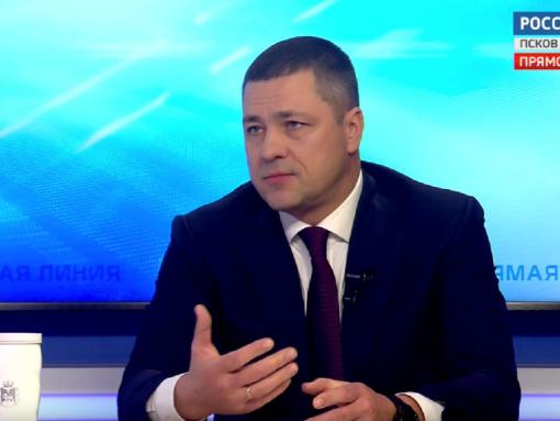 Михаил Ведерников взял под контроль вопрос ремонта библиотеки в Красногородске