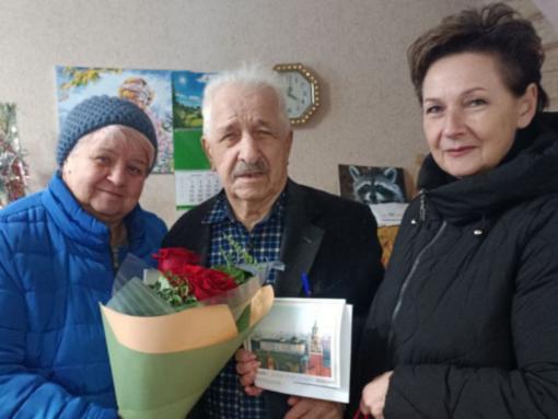 Глава Пыталовского округа поздравила с 96-м днём рождения ветерана труда и труженика тыла