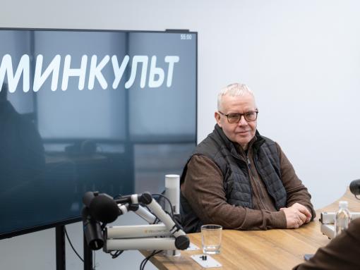О культуре образования и новом телесмотрении расскажет знаток «Что? Где? Когда?» Алексей Блинов в программе «Минкульт»