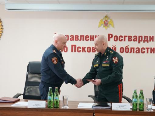 Нового начальника Управления Росгвардии по Псковской области представили личному составу