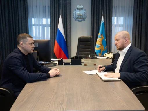 Какие пространства и улицы приведут в порядок в Пскове в этом году, перечислил Михаил Ведерников