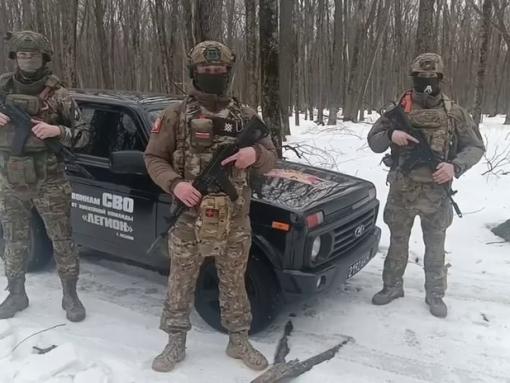 Хоккеисты псковского «Легиона» передали бойцам в зону СВО автомобиль и гумпомощь