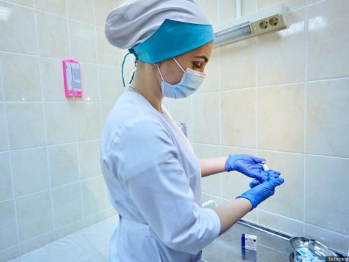 Уверенный старт: на какую поддержку могут рассчитывать молодые врачи в Псковской области