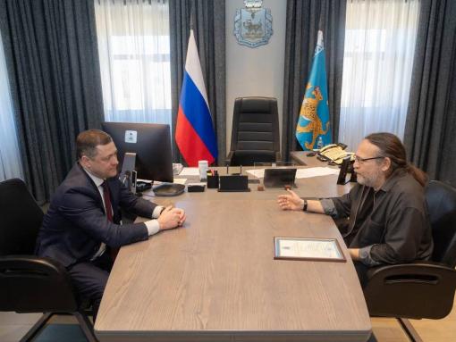 Михаил Ведерников и Андрей Полосин обсудили патриотическое воспитание в Псковской области