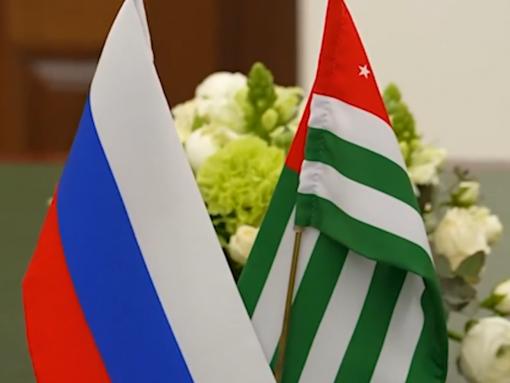 Михаил Ведерников обсудил направления сотрудничества Псковской области и Абхазии с президентом республики
