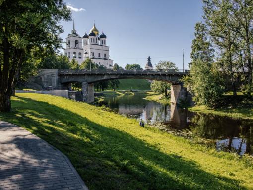 Губернатор предложил провести молодёжный конкурс видеороликов о Псковской области