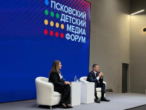 Михаил Ведерников рассказал, сколько времени проводит в соцсетях и какие блоги читает