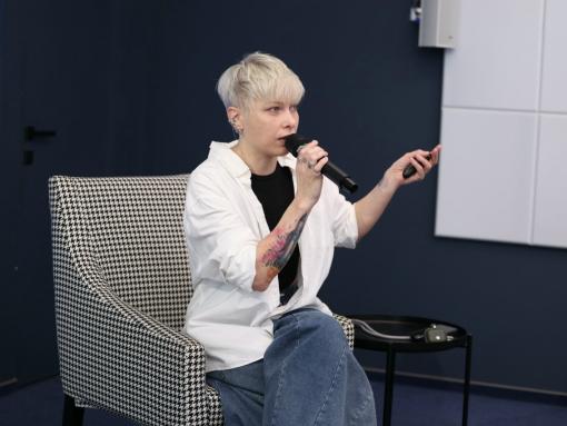 Лиза Матрёшка рассказала участникам детского медиафорума об инструментах соцсетей
