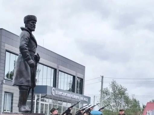 В Великих Луках открыли памятник Герою Советского Союза Матвею Кузьмину