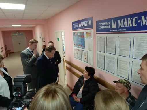 Михаил Мурашко пообщался с пациентами Гдовской больницы