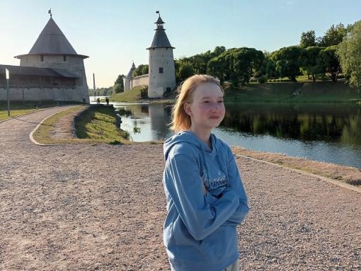 Будущий военврач и дочь героя: история Вероники из города Дно, победившей в «Губернаторском дневнике»