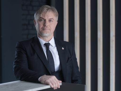 Поэт Сергей Бурыкин готовит подарок ко дню основания Гдова