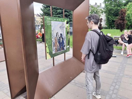 Уличная выставка «Пушкин глазами художников» открылась в Пскове