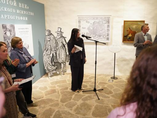 Редкие картины и книжные издания представили в Псковском музее-заповеднике
