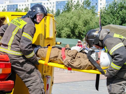 Псковские спасатели выступили в финале всероссийских соревнований по ликвидации ДТП