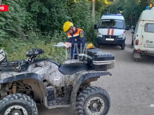 Водитель пострадал после падения с квадроцикла в Гдовском районе