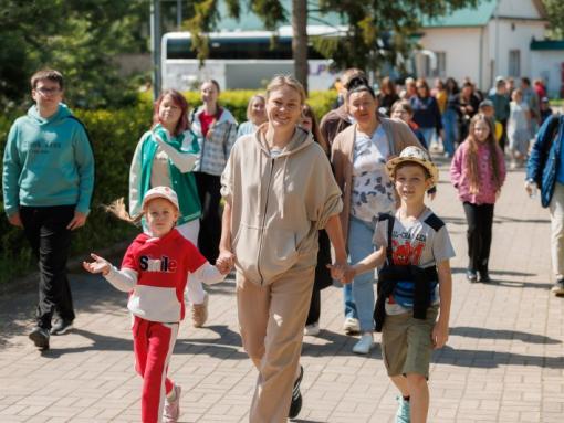 В семейном заезде проекта «Истоки. Школа» в Печорах участвуют более 160 человек со всей России