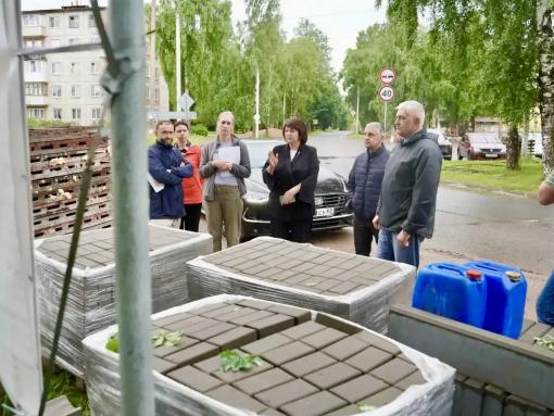 Работы на набережных в Родине и Писковичах идут по графику – глава Псковского округа