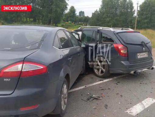 Два водителя пострадали в ДТП в Великолукском районе