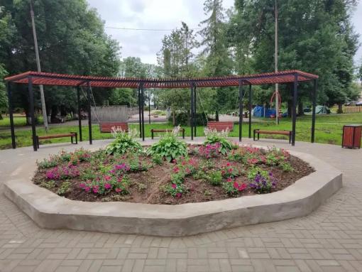 Благоустройство двух общественных территорий завершили в Невельском районе
