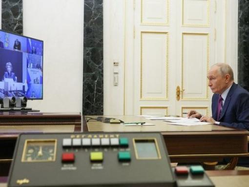 Словом и делом. Путин повышает статус русского