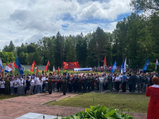 Встреча ветеранов и участников партизанского движения прошла на Кургане Дружбы в Псковской области