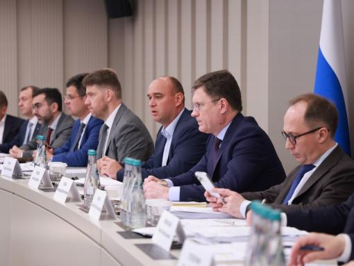 Залить под крышку. Как государство отвечает на топливный вызов перед полевой страдой