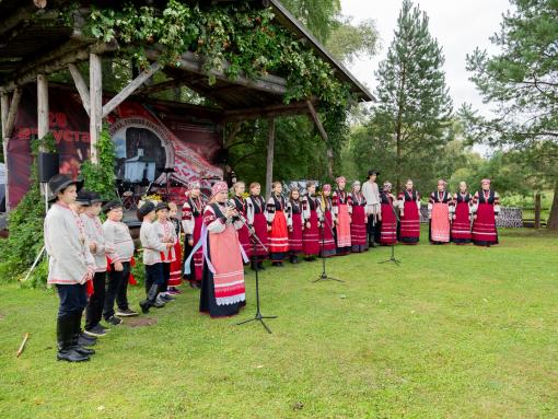 Ансамбль сето «Птенцы» возвращает традицию пения в храме на Успение