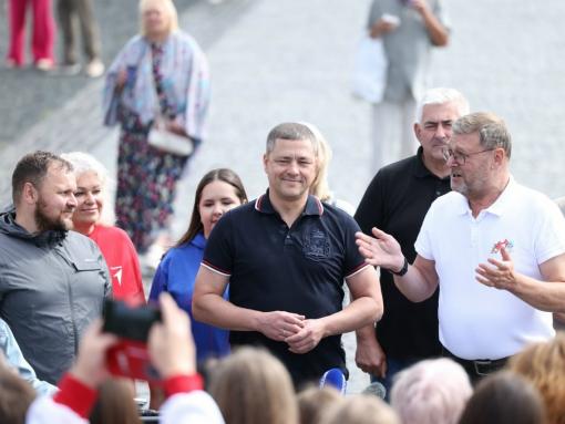 Сенатор Косачёв и губернатор Ведерников встретились с участниками программы «Здравствуй, Россия!» в Гдовском районе