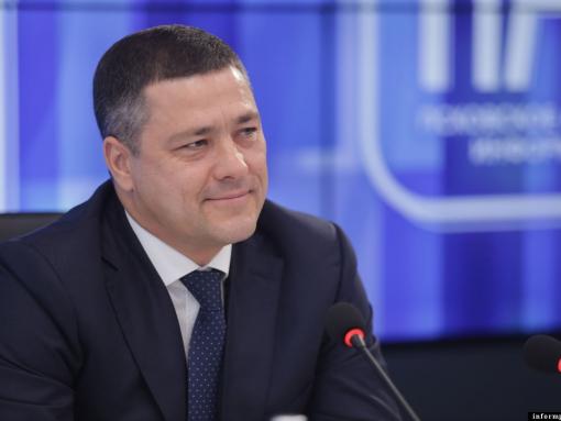 Символ единства и ответственности: Михаил Ведерников – о значении триколора для Псковской области