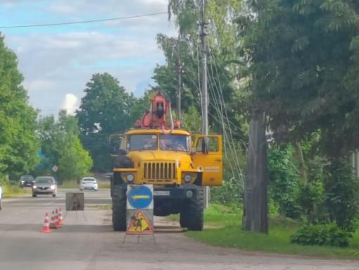 Две бригады из «Ленэнерго» приедут в Опочецкий район для восстановления электроснабжения