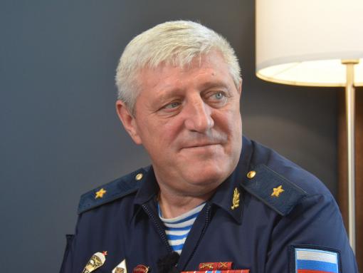 За заботу об участниках СВО поблагодарил власти Псковской области сенатор Алексей Наумец