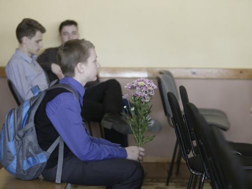 Как сохранить осанку школьника, объяснили псковским родителям