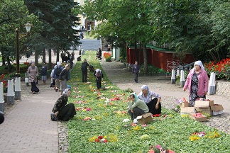 Псково-Печерский монастырь готовится к Успению Пресвятой Богоматери